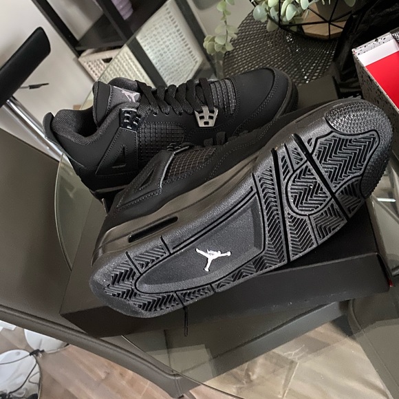 Jordan 4 Retro Black Cat (2020) GS - Picture 4 of 8